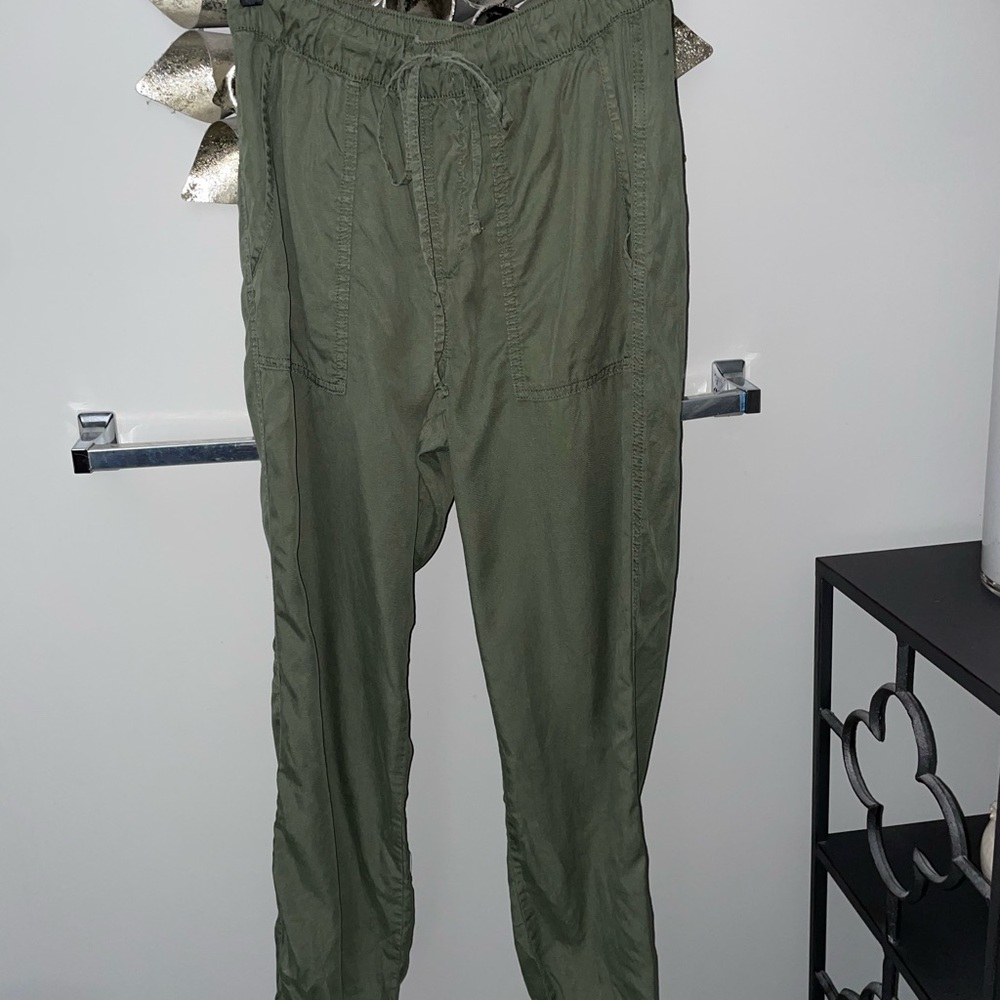 Sanctuary Green Cargo Pants with Relaxed Fit